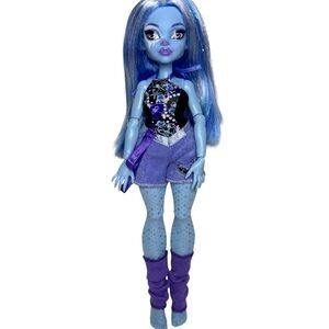 Monster High G3 Abbey Abominable Skulltimate Secrets Wave 4